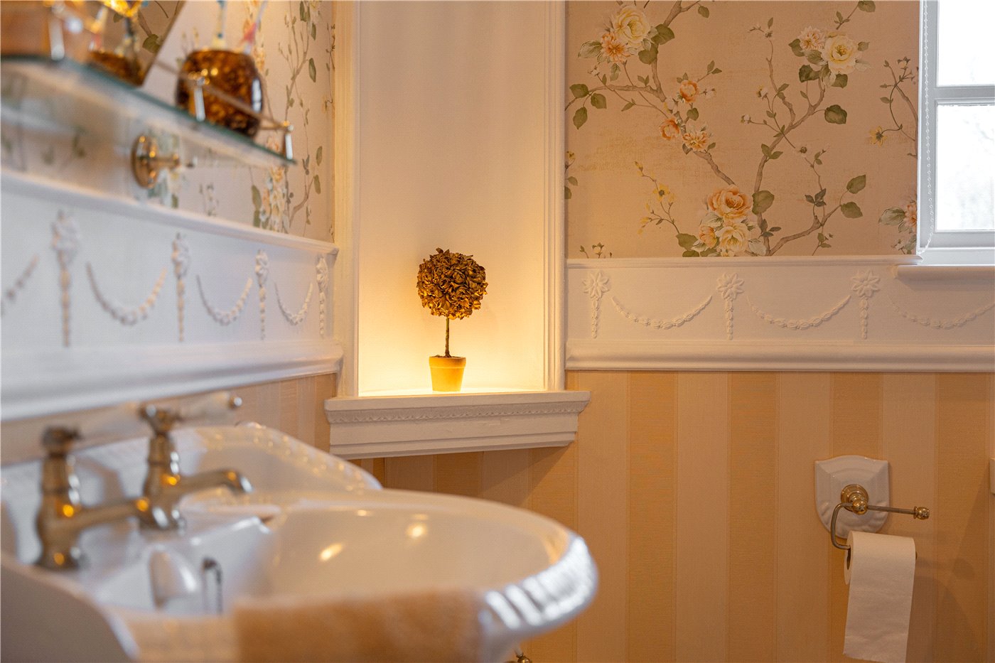 Master En-Suite Art